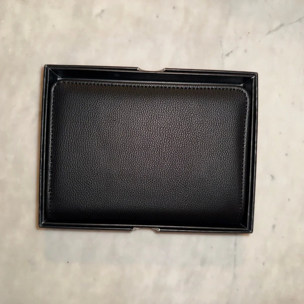GUESS Black Elite Passport Case‎ 2019 Travel Wallet Holder New in Box